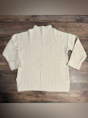 Old Navy Cream Ribbed Sweater – Size Large